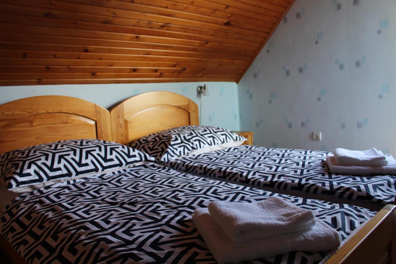 Lizi Apartman Alsoors Bagian luar foto