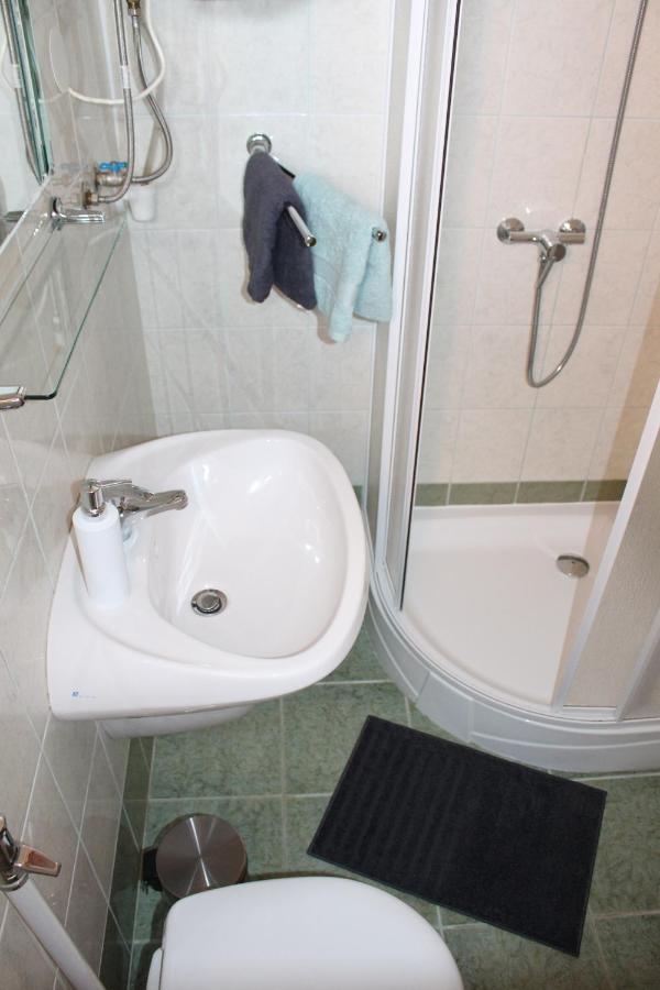 Lizi Apartman Alsoors Bagian luar foto